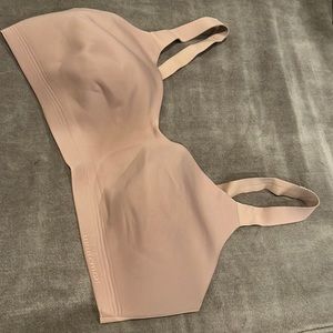 Like new! Lululemon no-wire support bra size 36DD